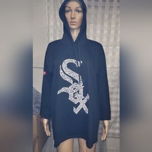 Chicago White Sox Black Long Sleeve Hooded Shirt.  Size XL.